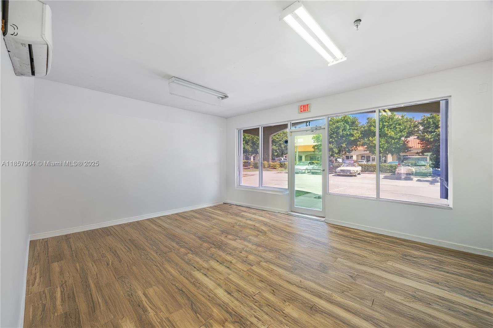 14  /   sq. ft. $ 2025-08-13 0 Photo