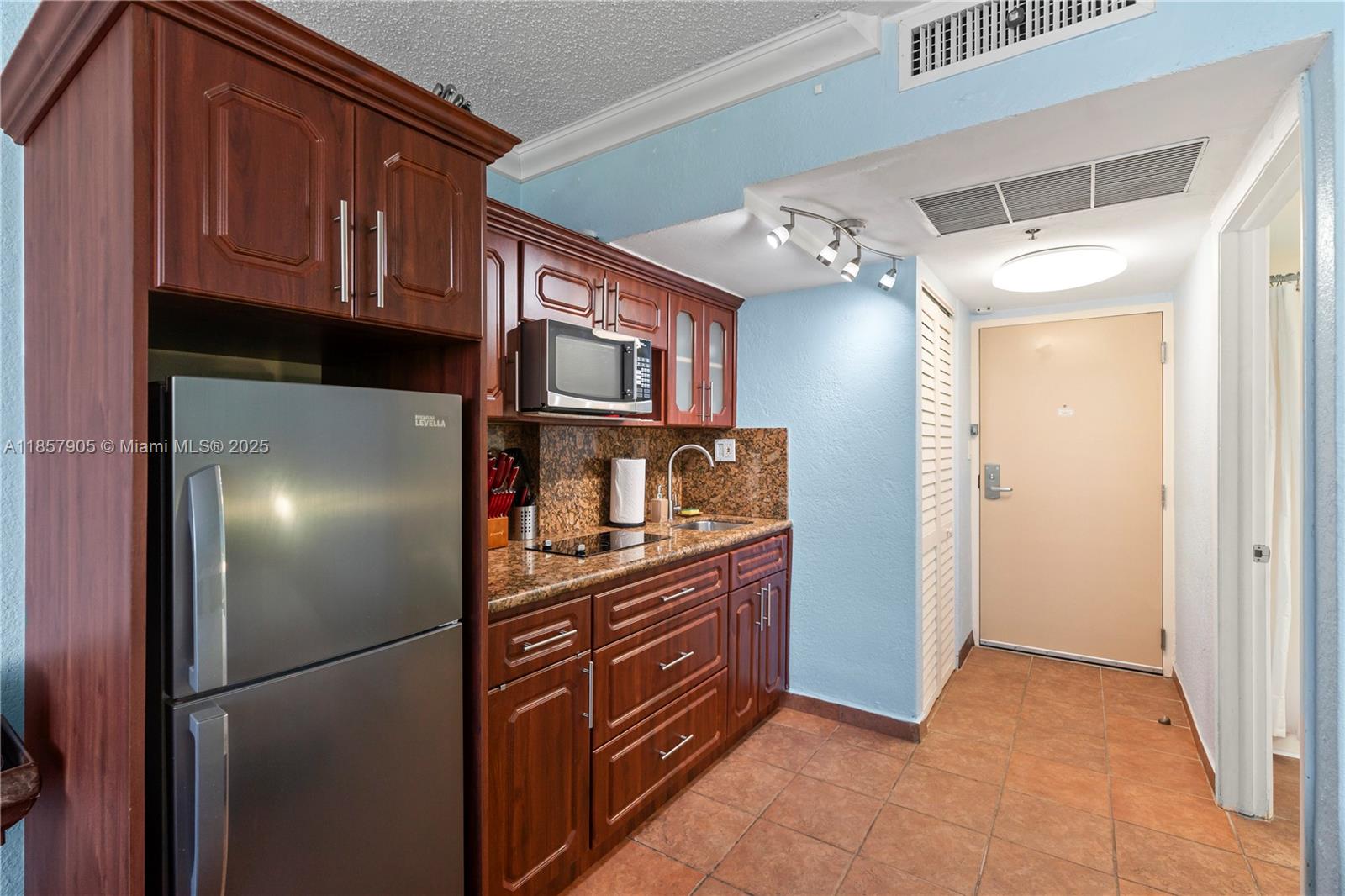 Photo of 19201 Collins Ave #129, Sunny Isles Beach, Florida, 33160 -