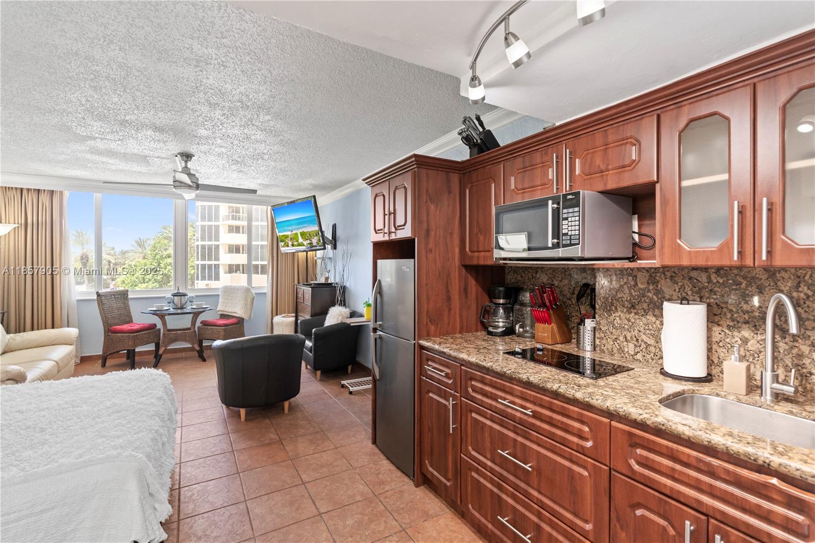 Photo of 19201 Collins Ave #129, Sunny Isles Beach, Florida, 33160 -