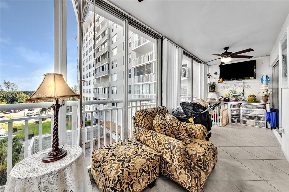 411 2 / 2 1372 sq. ft. $ 2025-08-25 0 Photo