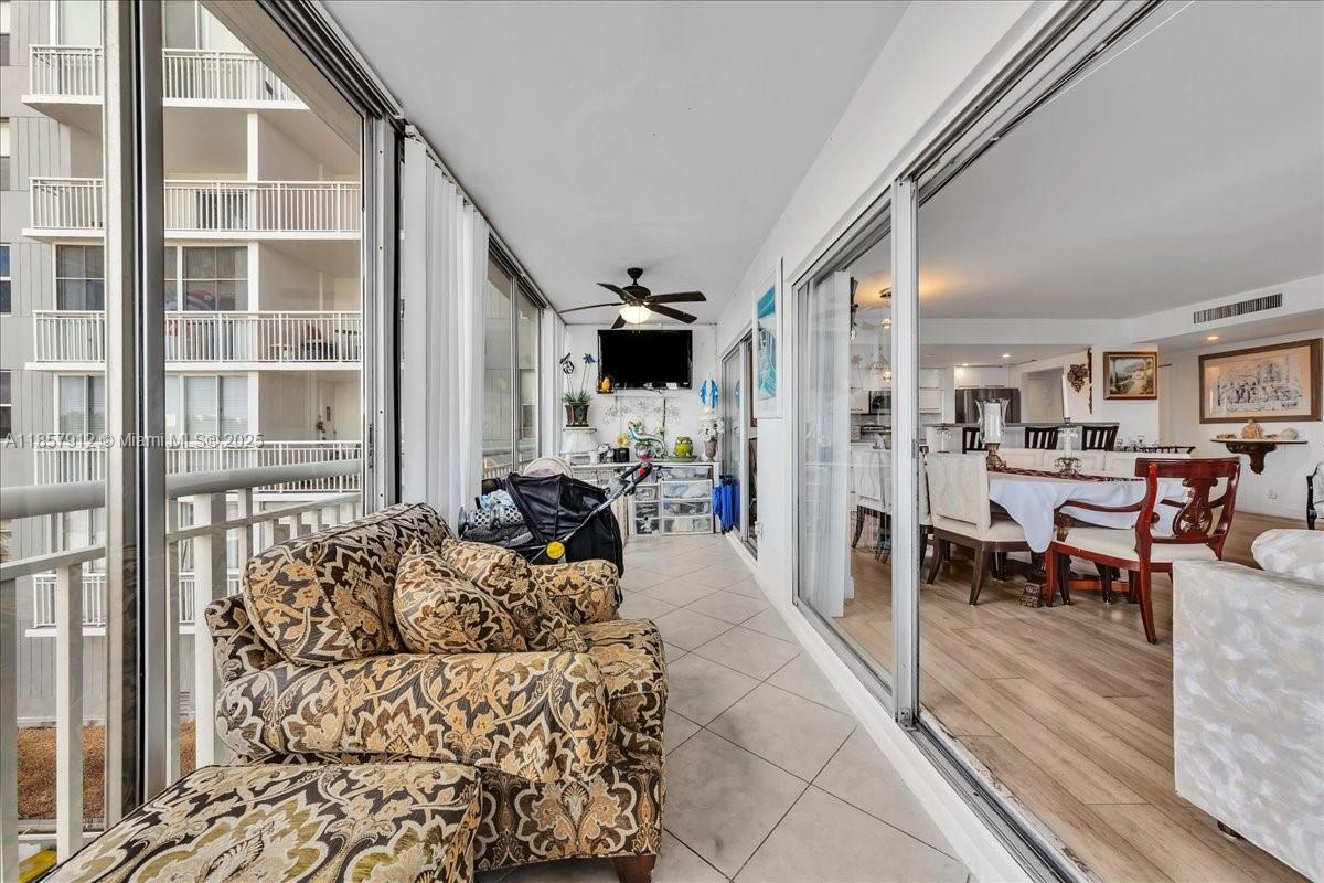 411 2 / 2 1372 sq. ft. $ 2025-08-25 0 Photo