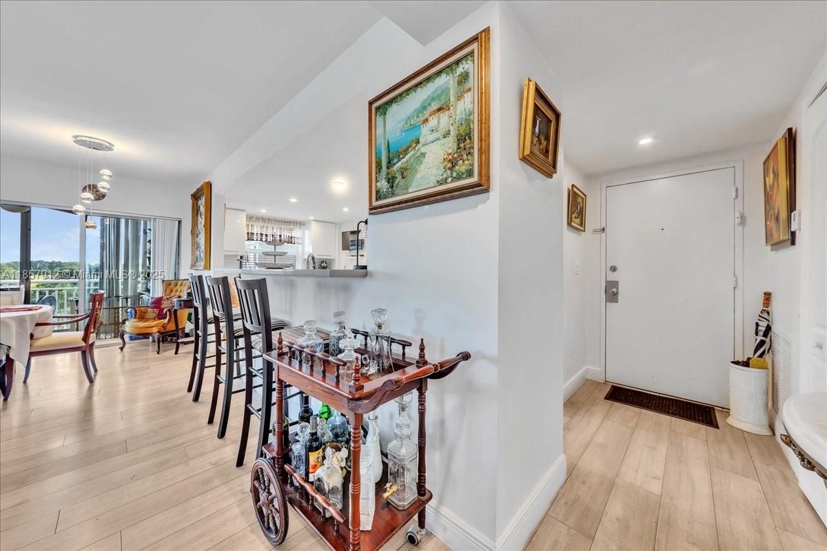 411 2 / 2 1372 sq. ft. $ 2025-08-25 0 Photo