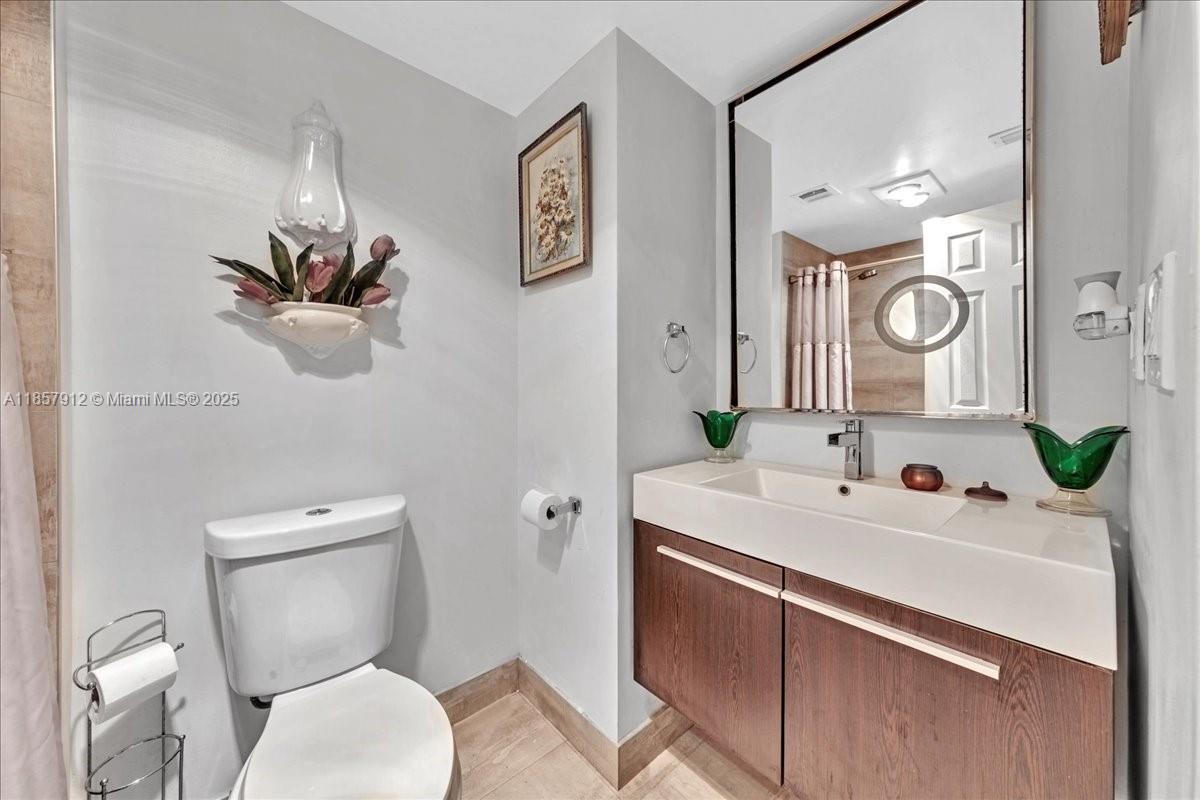 411 2 / 2 1372 sq. ft. $ 2025-08-25 0 Photo