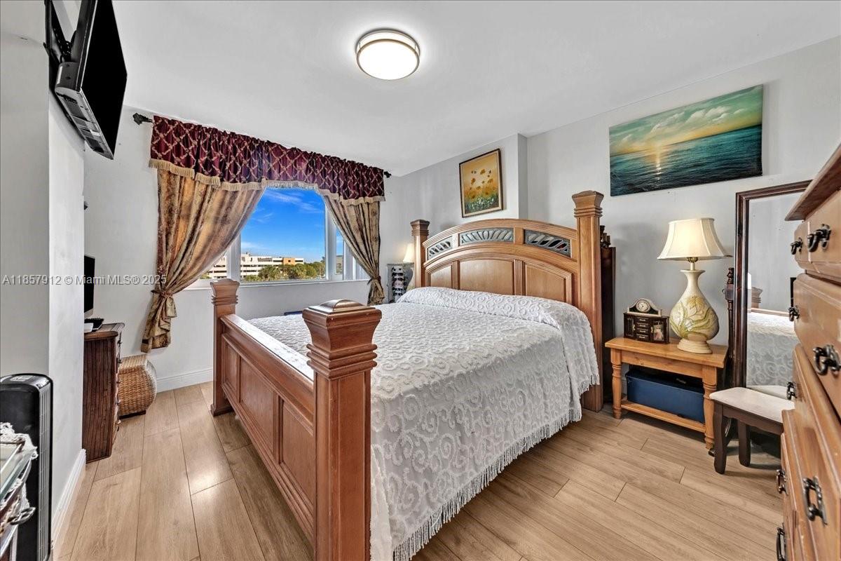411 2 / 2 1372 sq. ft. $ 2025-08-25 0 Photo