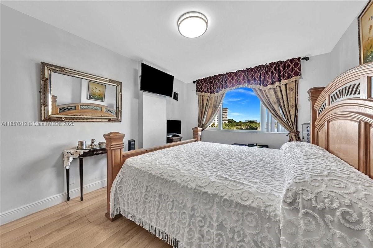 411 2 / 2 1372 sq. ft. $ 2025-08-25 0 Photo