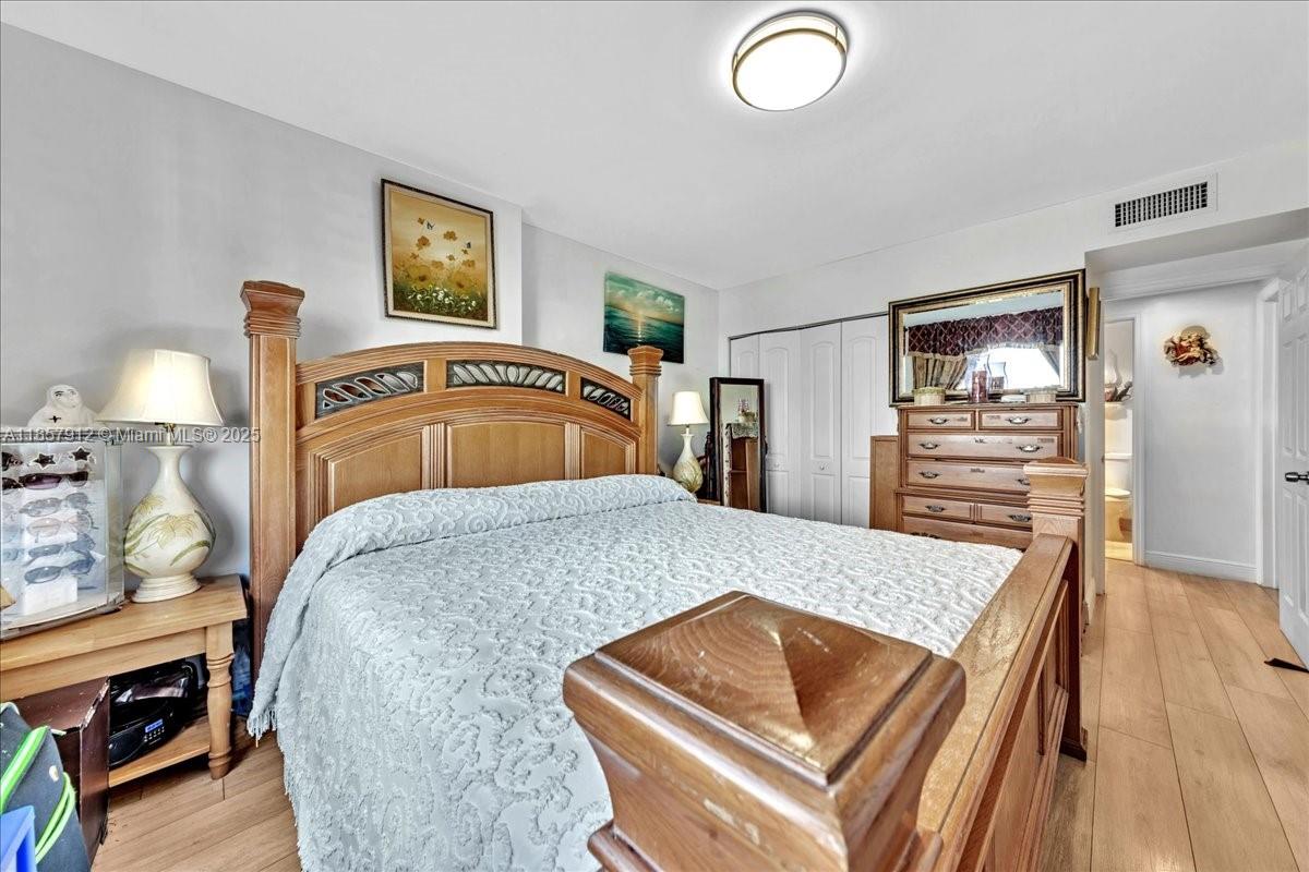 411 2 / 2 1372 sq. ft. $ 2025-08-25 0 Photo
