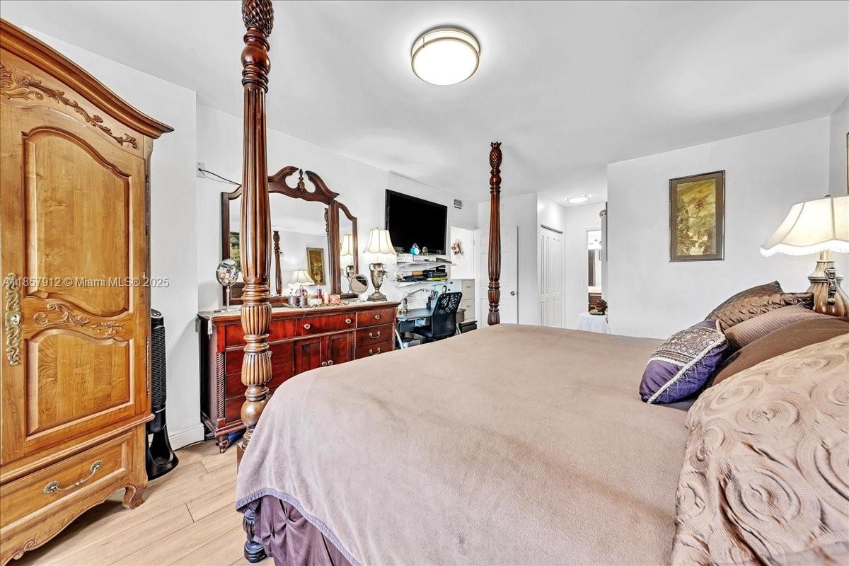 411 2 / 2 1372 sq. ft. $ 2025-08-25 0 Photo
