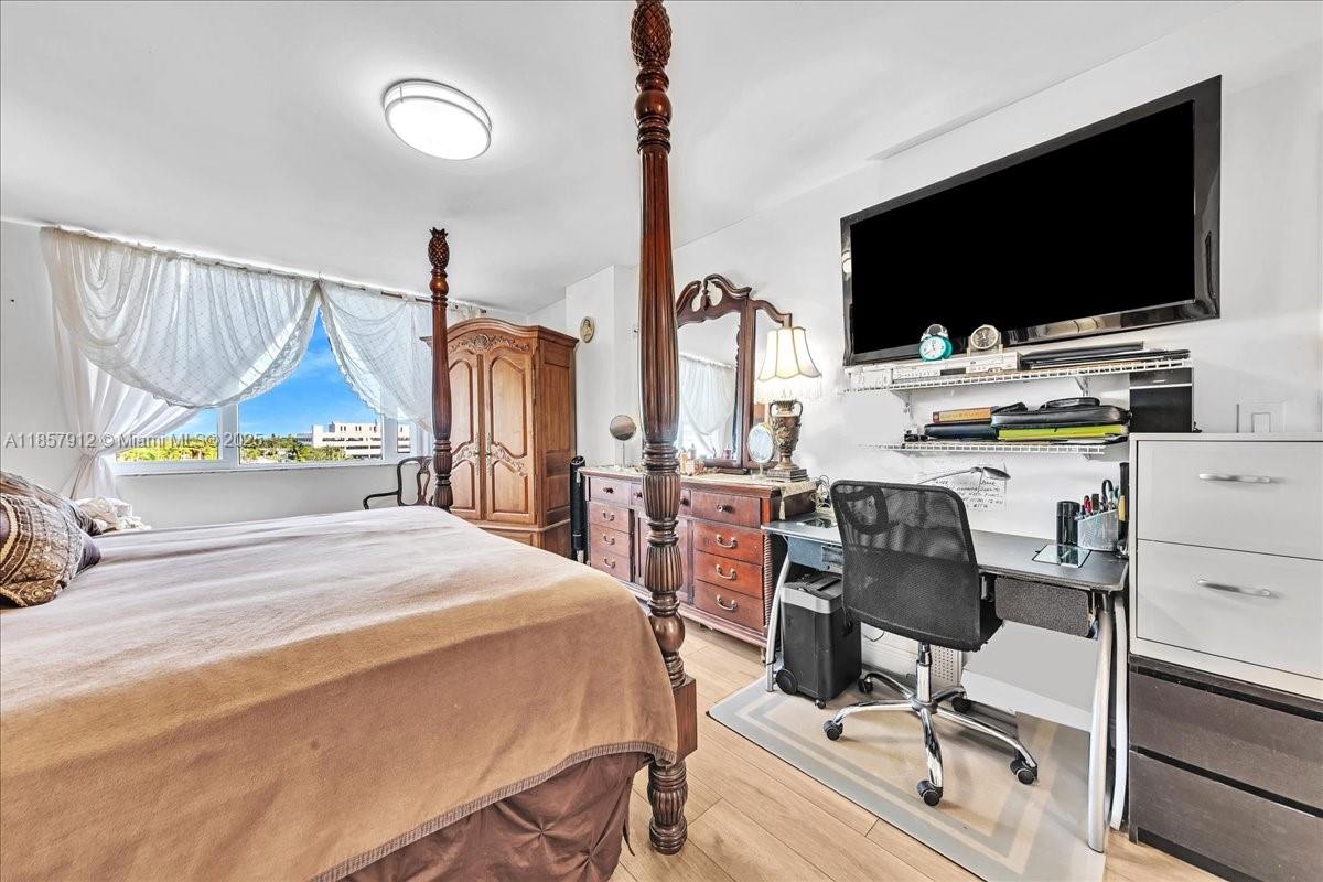411 2 / 2 1372 sq. ft. $ 2025-08-25 0 Photo