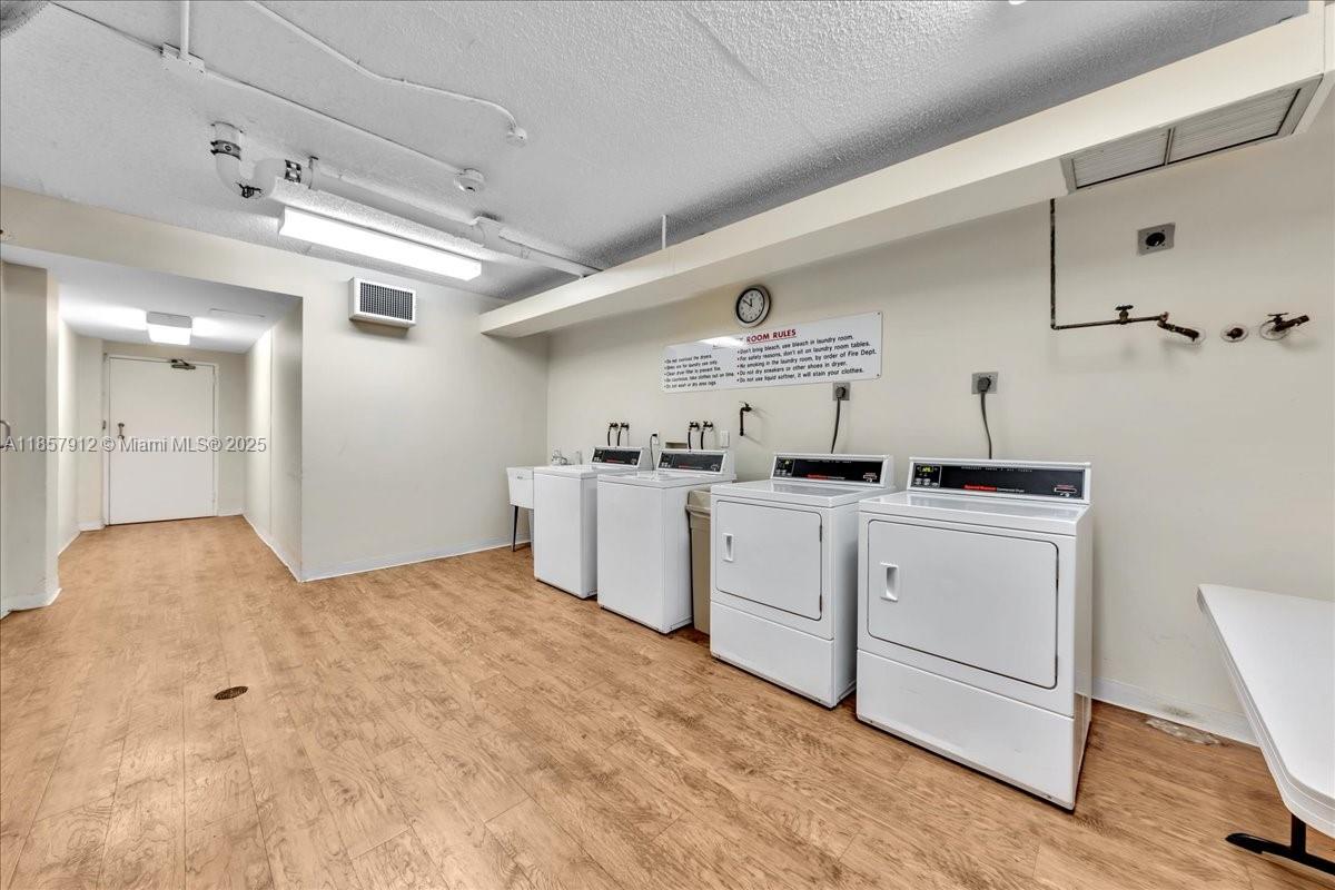411 2 / 2 1372 sq. ft. $ 2025-08-25 0 Photo