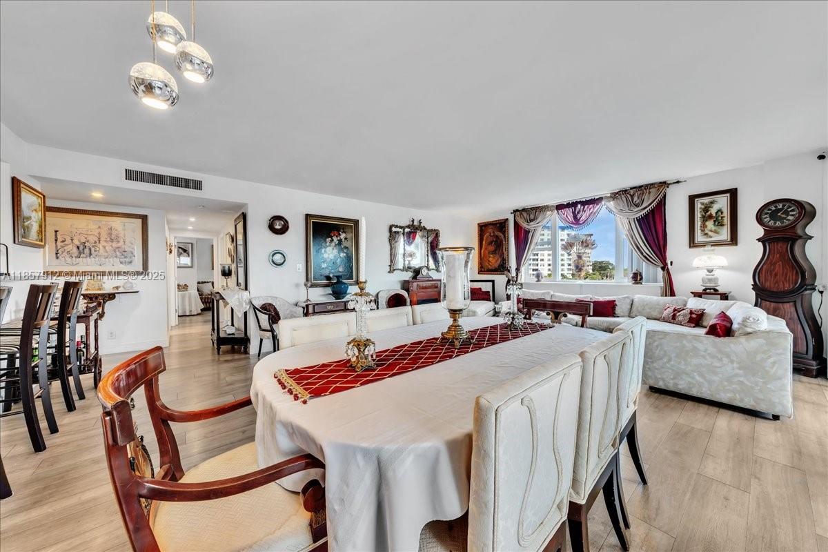 411 2 / 2 1372 sq. ft. $ 2025-08-25 0 Photo