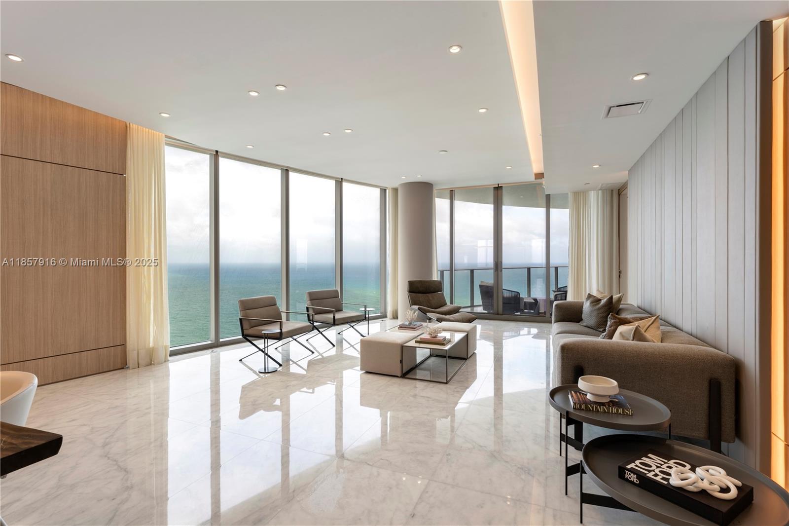 3901 3 / 5 2688 sq. ft. $ 2025-08-13 0 foto
