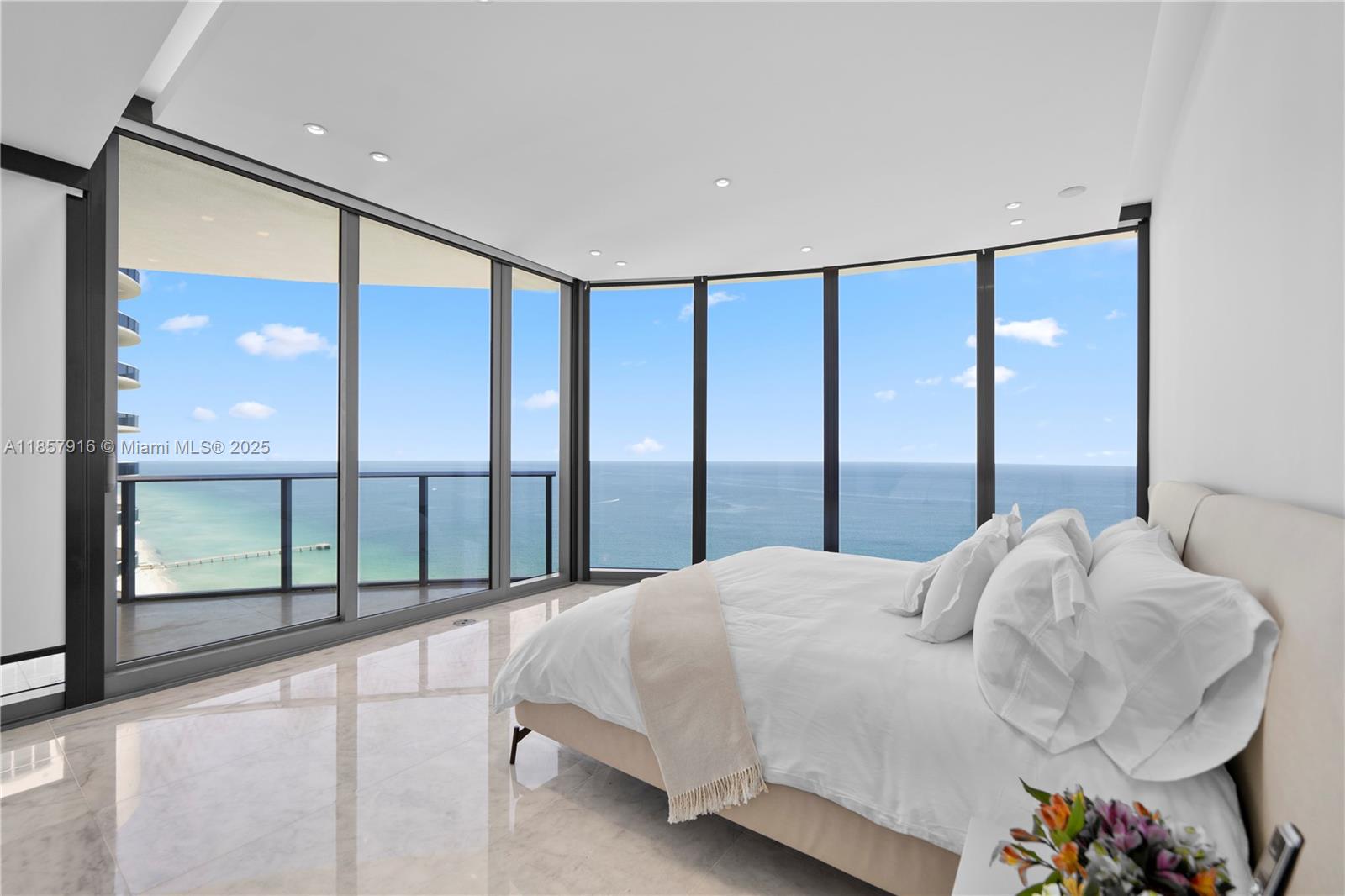3901 3 / 5 2688 sq. ft. $ 2025-08-13 0 foto