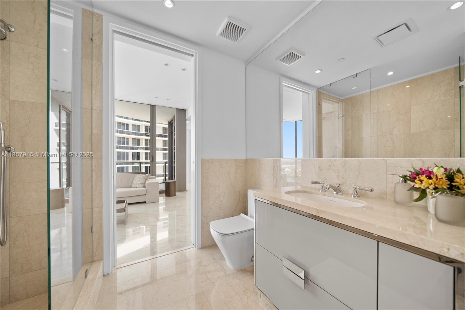 3901 3 / 5 2688 sq. ft. $ 2025-08-13 0 foto