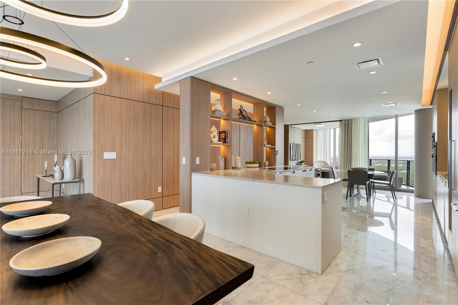 3901 3 / 5 2688 sq. ft. $ 2025-08-13 0 foto