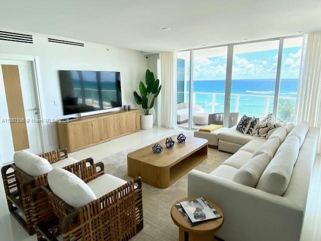 Photo of 3951 Ocean Dr  #501, Hollywood, Florida, 33019 - 