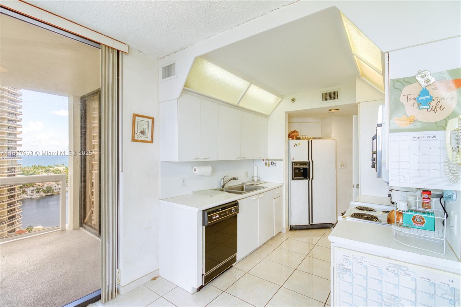 Photo of 20185 Country Club Dr  #1709, Aventura, Florida, 33180 - 