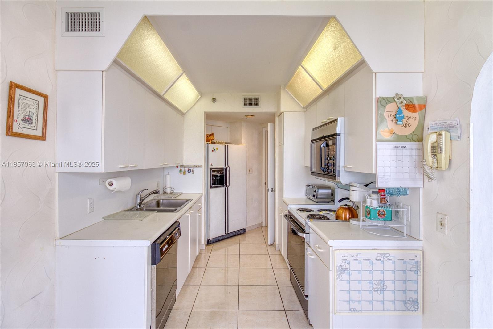 Photo of 20185 Country Club Dr  #1709, Aventura, Florida, 33180 - 