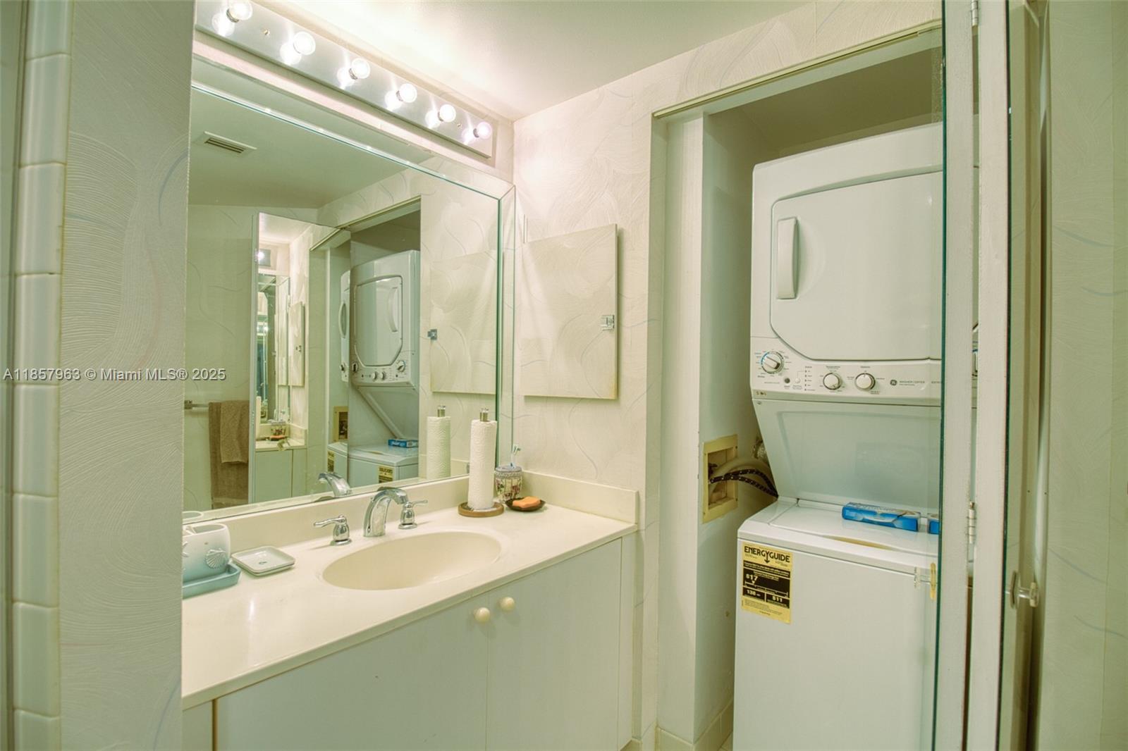 Photo of 20185 Country Club Dr  #1709, Aventura, Florida, 33180 - 