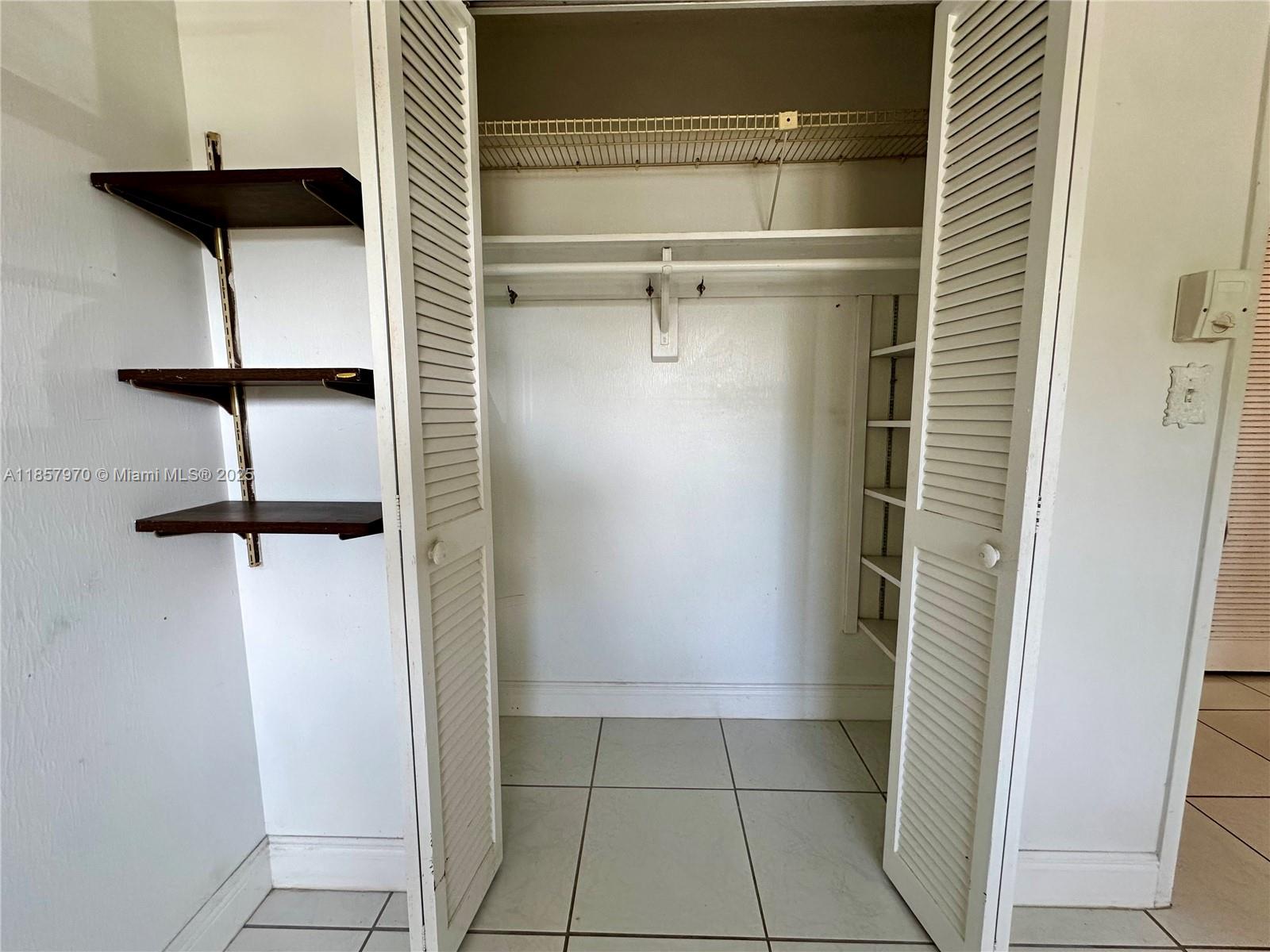 105-1 2 / 2 1317 sq. ft. $ 2025-08-13 0 Photo