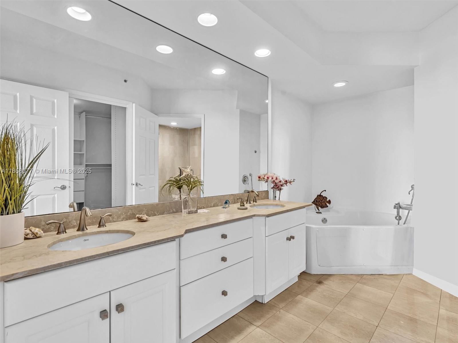 Photo of 3370 Hidden Bay Dr  #1002, Aventura, Florida, 33180 - 