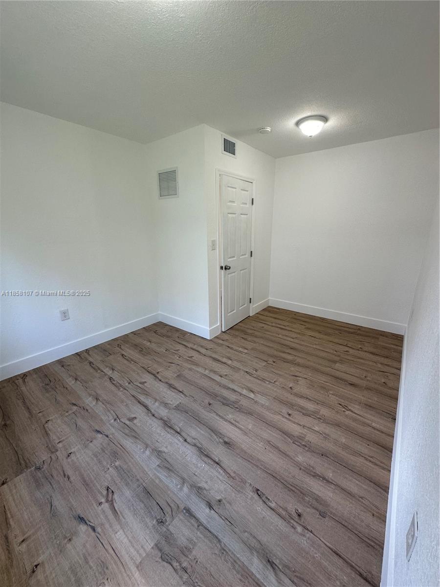 See details / 2888 sq. ft. $ 2025-08-13 0 Photo