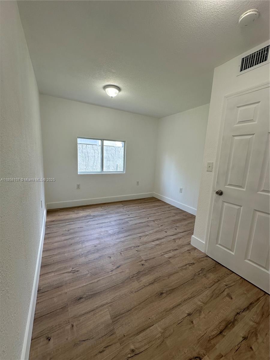 See details / 2888 sq. ft. $ 2025-08-13 0 Photo