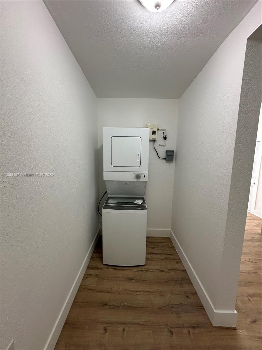 See details / 2888 sq. ft. $ 2025-08-13 0 Photo