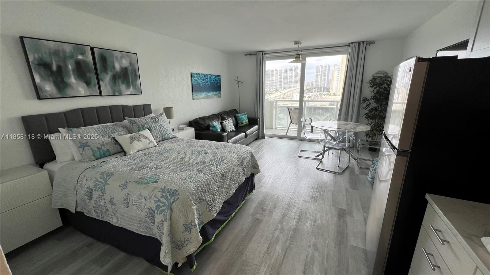 Photo of 19201 Collins Ave  #611, Sunny Isles Beach, Florida, 33160 - 