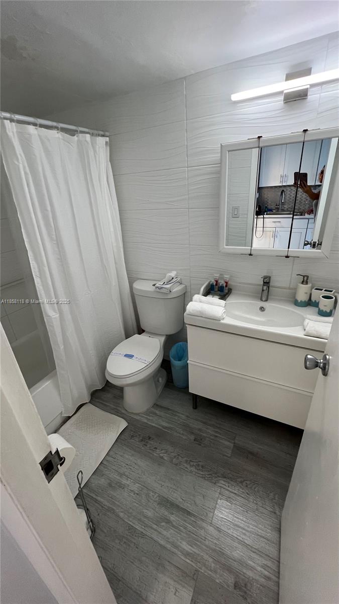 Photo of 19201 Collins Ave  #611, Sunny Isles Beach, Florida, 33160 - 