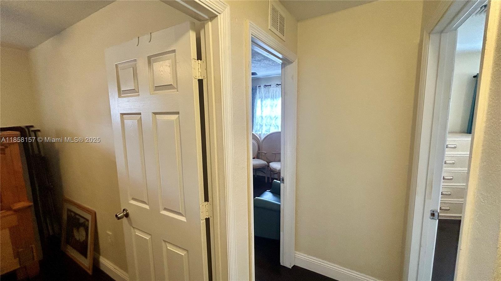See details 3282 3 / 2 936 sq. ft. $ 2025-08-13 0 Photo