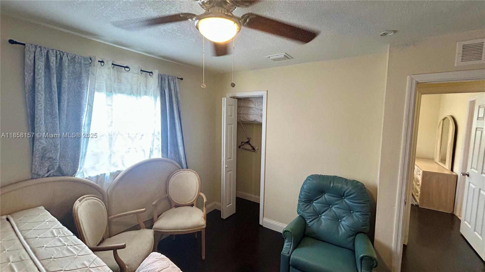 See details 3282 3 / 2 936 sq. ft. $ 2025-08-13 0 Photo