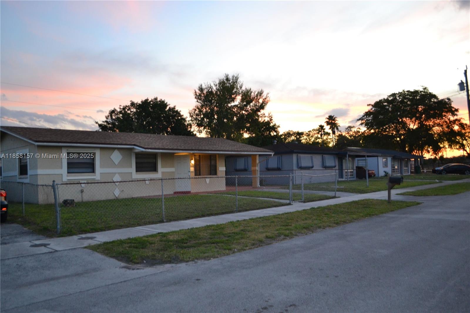 See details 3282 3 / 2 936 sq. ft. $ 2025-08-13 0 Photo