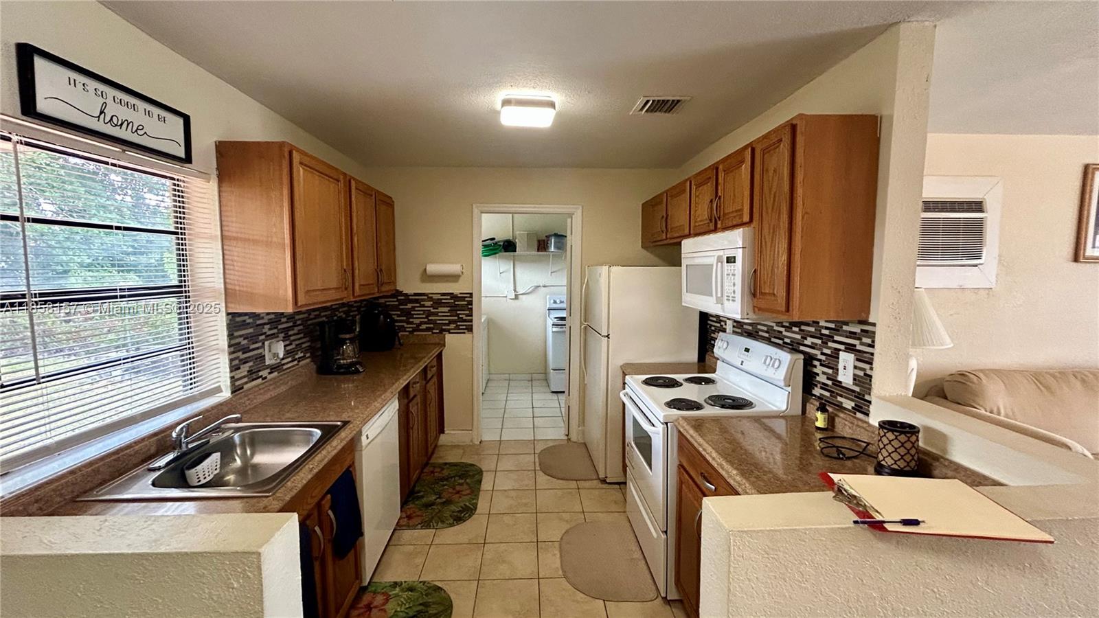 See details 3282 3 / 2 936 sq. ft. $ 2025-08-13 0 Photo