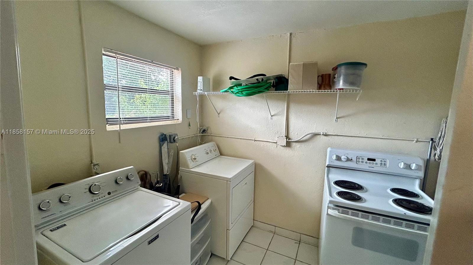 See details 3282 3 / 2 936 sq. ft. $ 2025-08-13 0 Photo