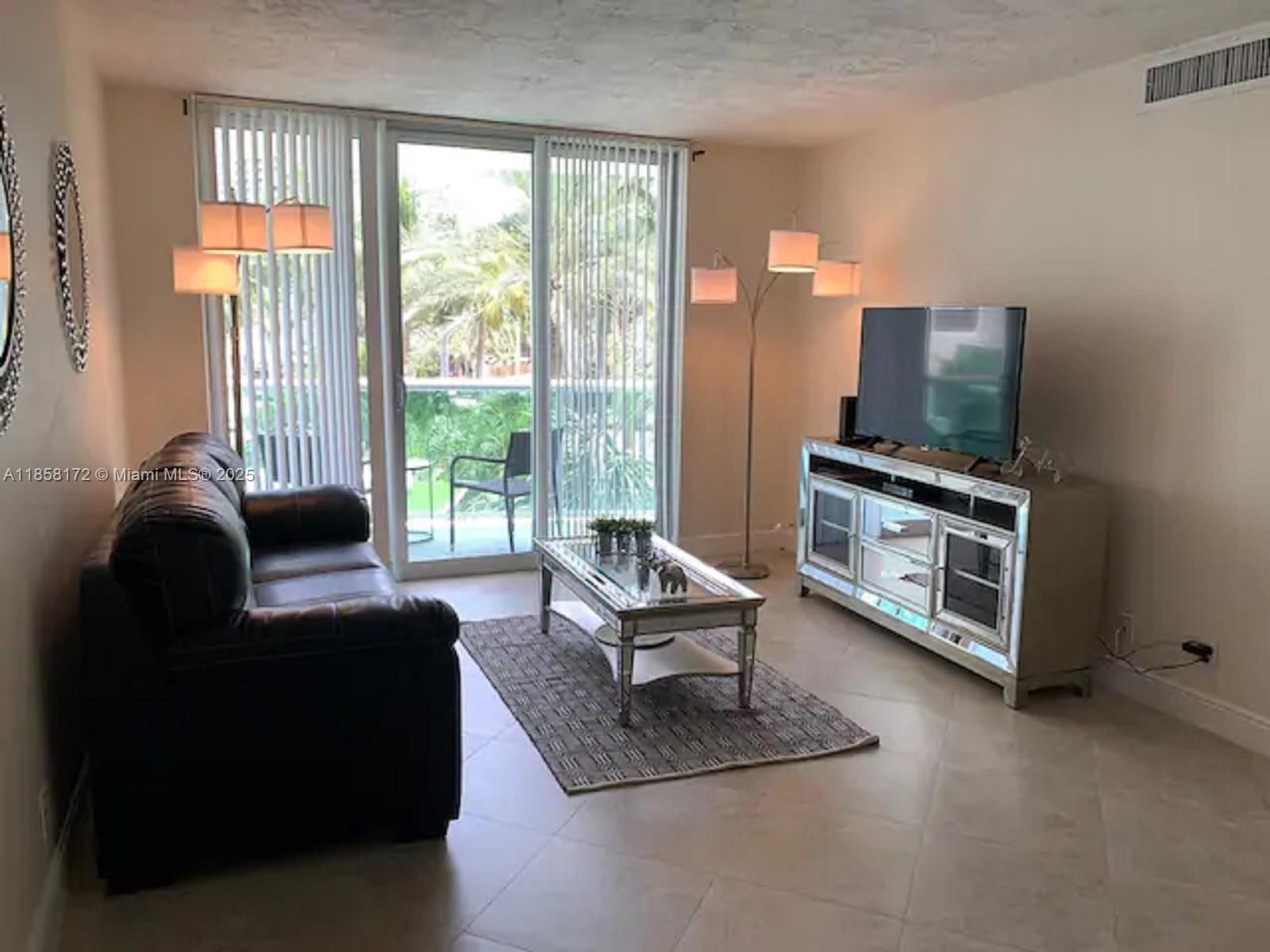 Photo of 3801 Ocean Dr #3U, Hollywood, Florida, 33019 -