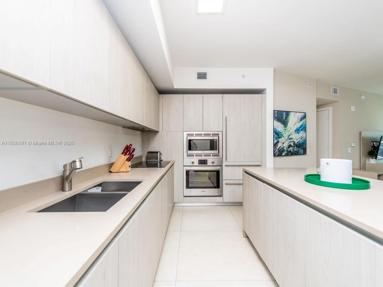 2607 1 / 1 852 sq. ft. $ 2025-08-13 0 foto