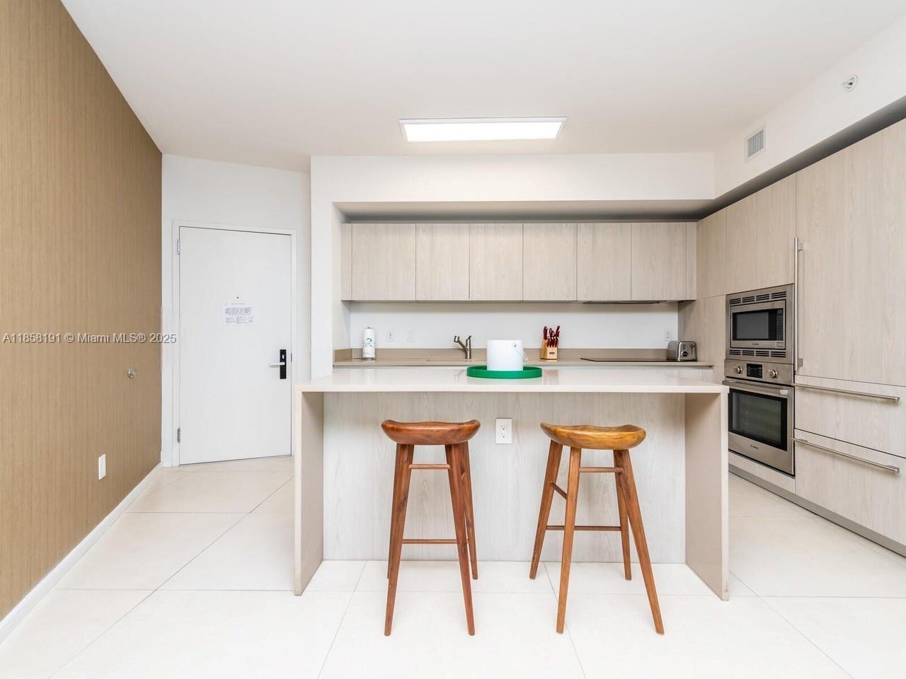 2607 1 / 1 852 sq. ft. $ 2025-08-13 0 foto