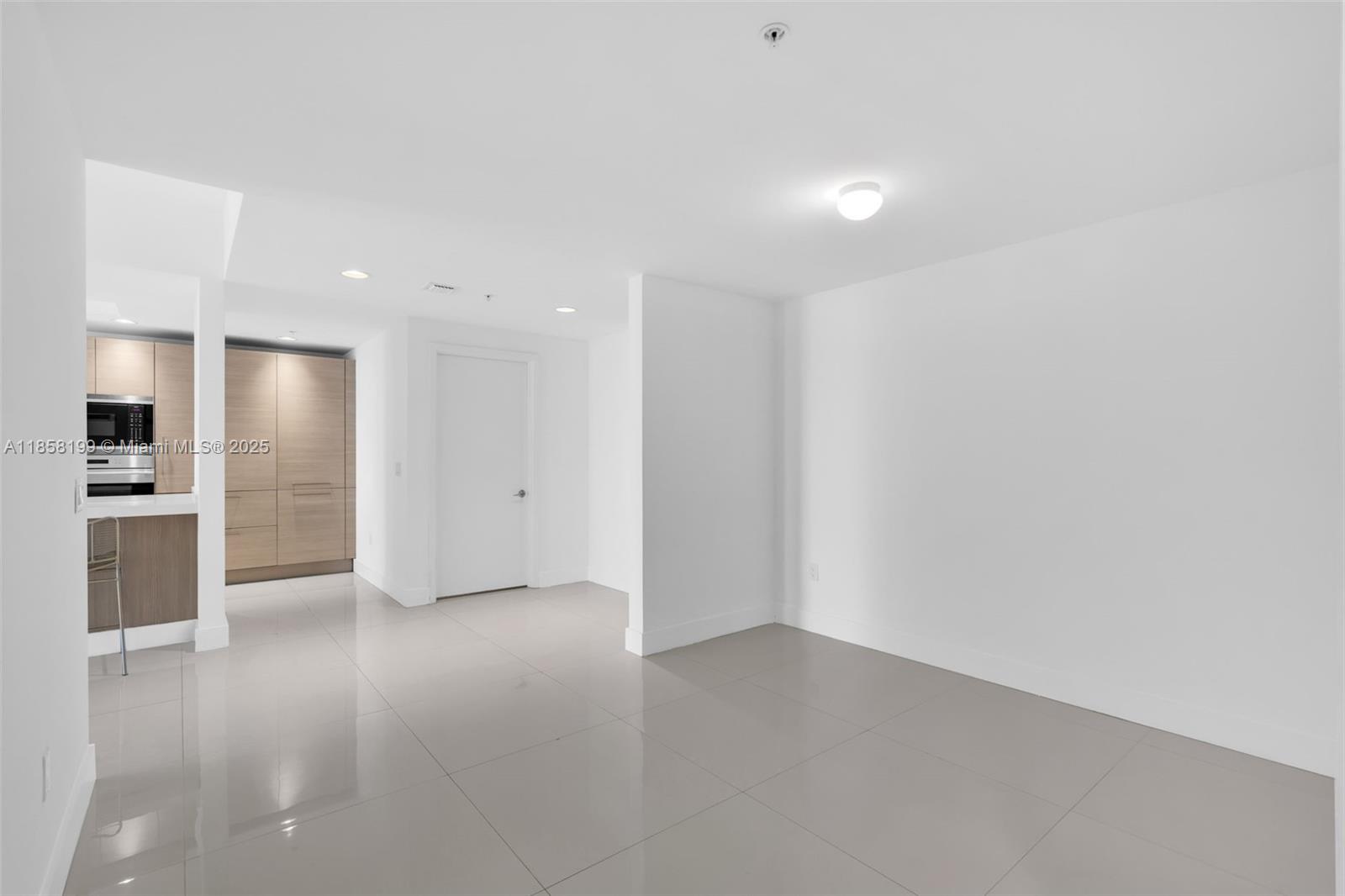 Photo of 17111 BISCAYNE BL  #506-S, North Miami Beach, Florida, 33160 - 