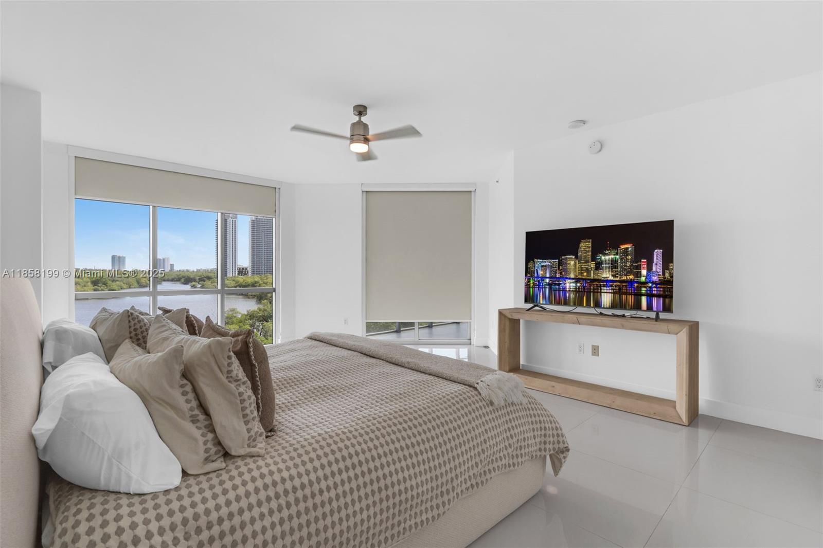 Photo of 17111 BISCAYNE BL  #506-S, North Miami Beach, Florida, 33160 - 