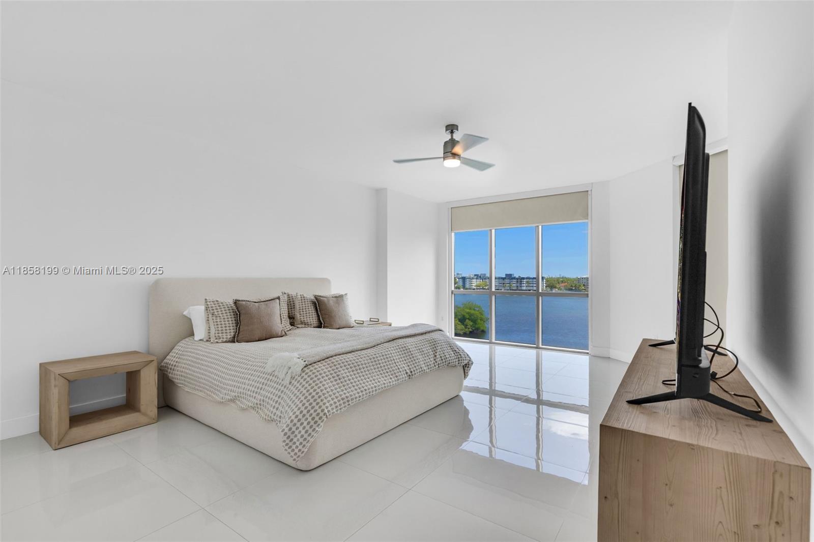 Photo of 17111 BISCAYNE BL  #506-S, North Miami Beach, Florida, 33160 - 