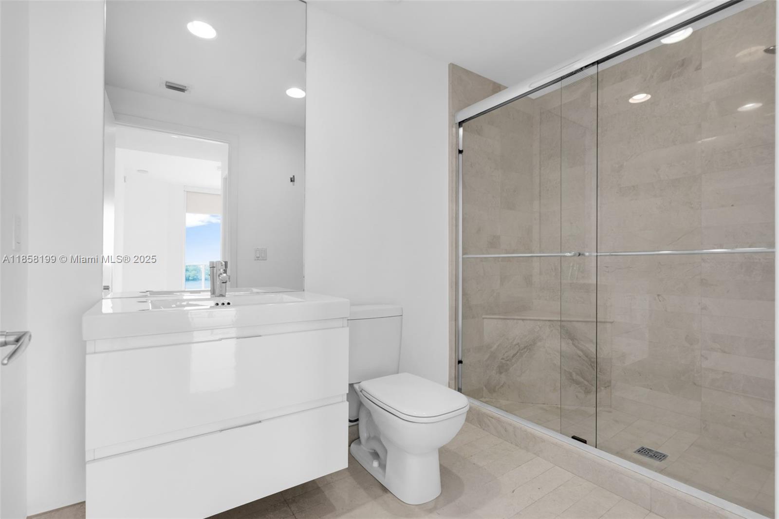 Photo of 17111 BISCAYNE BL  #506-S, North Miami Beach, Florida, 33160 - 