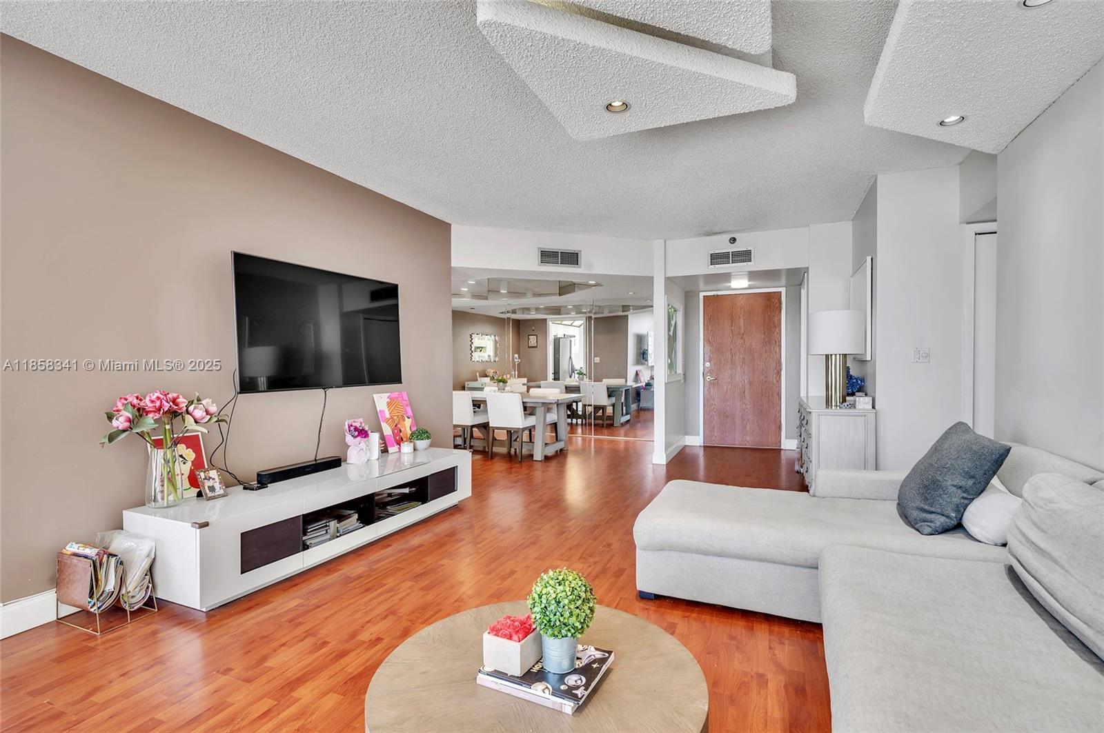 Photo of 19355 Turnberry Way #19F, Aventura, Florida, 33180 -