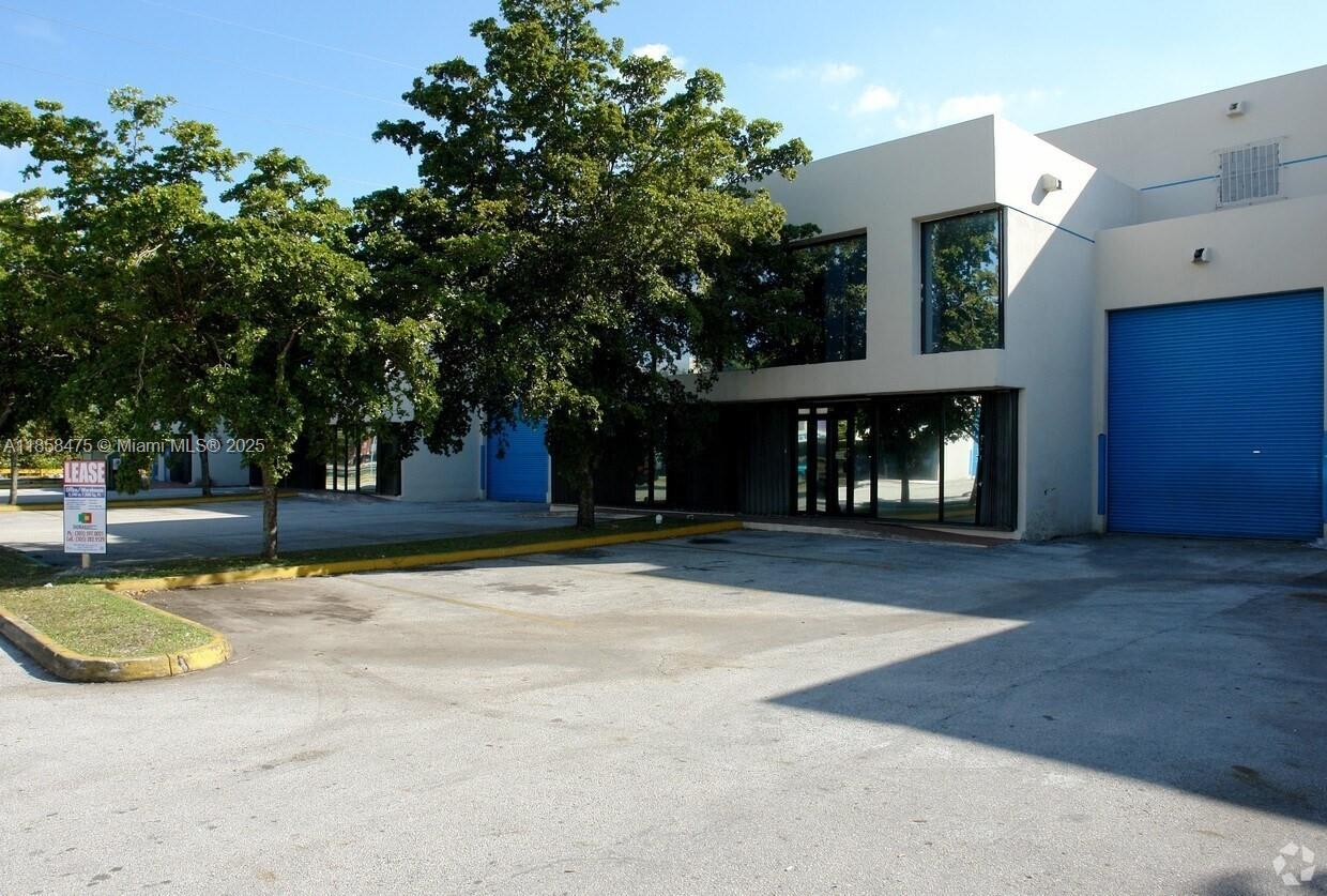 4  /   sq. ft. $ 2025-08-13 0 Photo