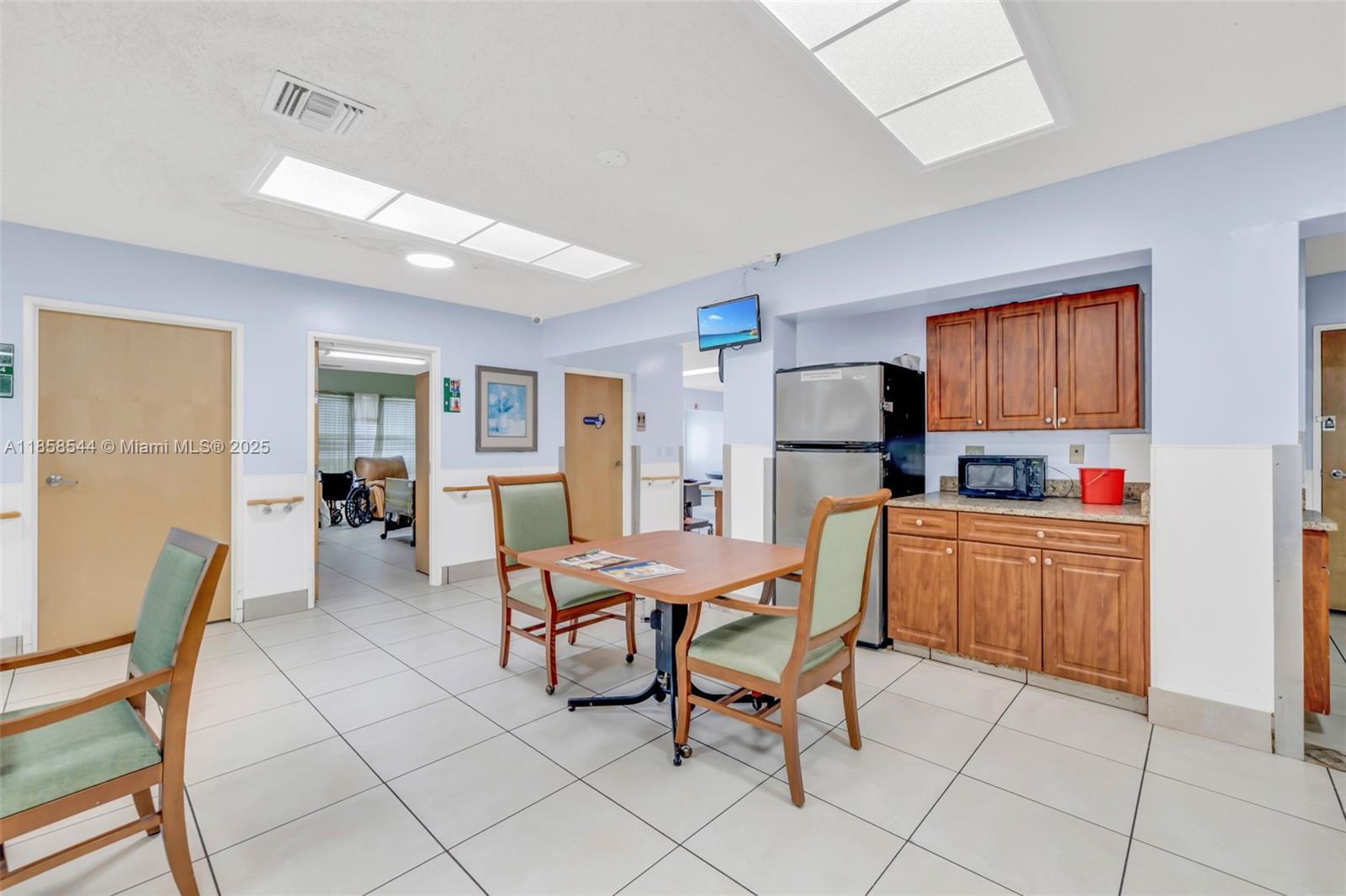   /   sq. ft. $ 2025-08-13 0 Photo