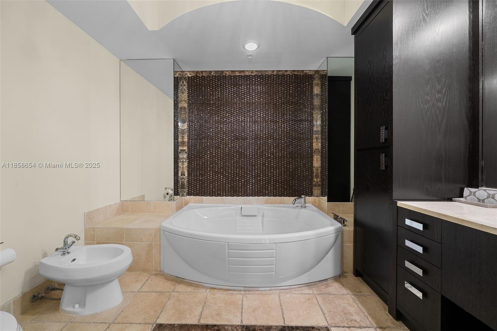 4306 2 / 3 1614 sq. ft. $ 2025-08-14 0 Photo