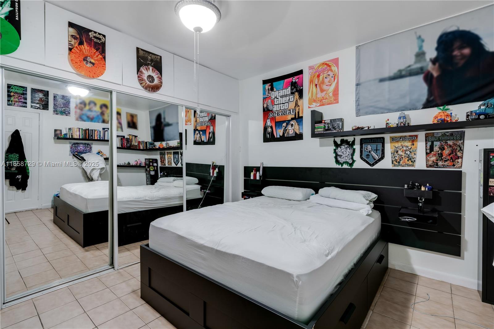   /  4353 sq. ft. $ 2025-08-14 0 Photo
