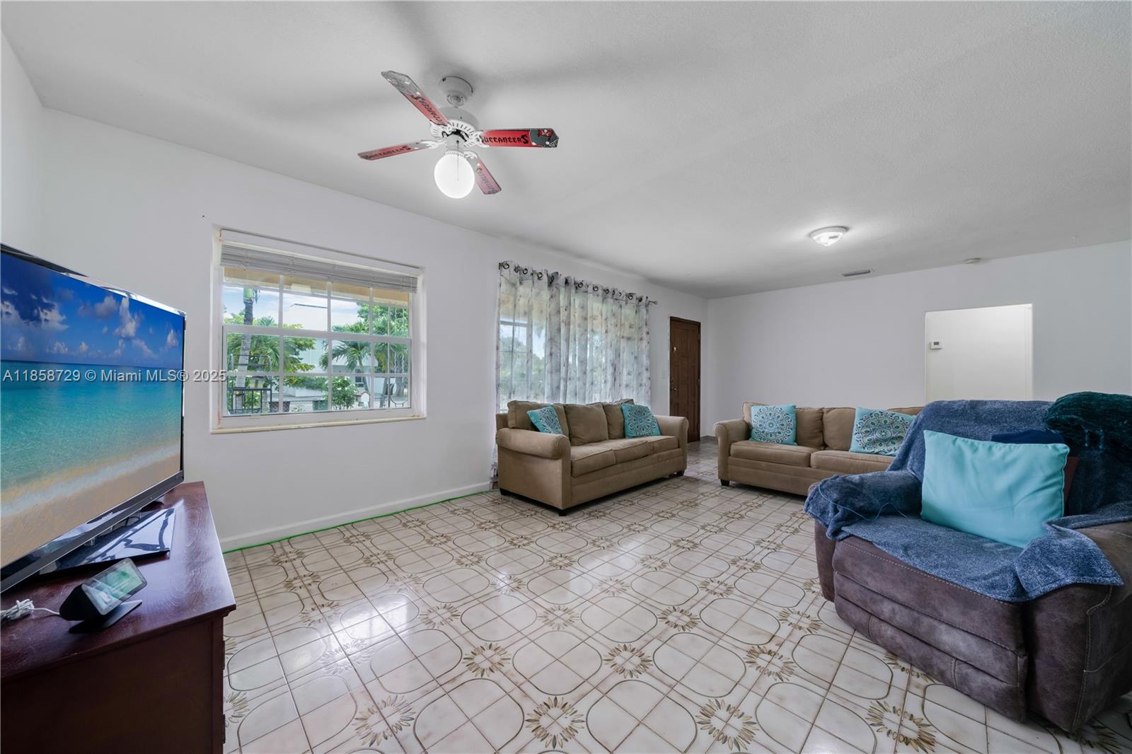   /  4353 sq. ft. $ 2025-08-14 0 Photo
