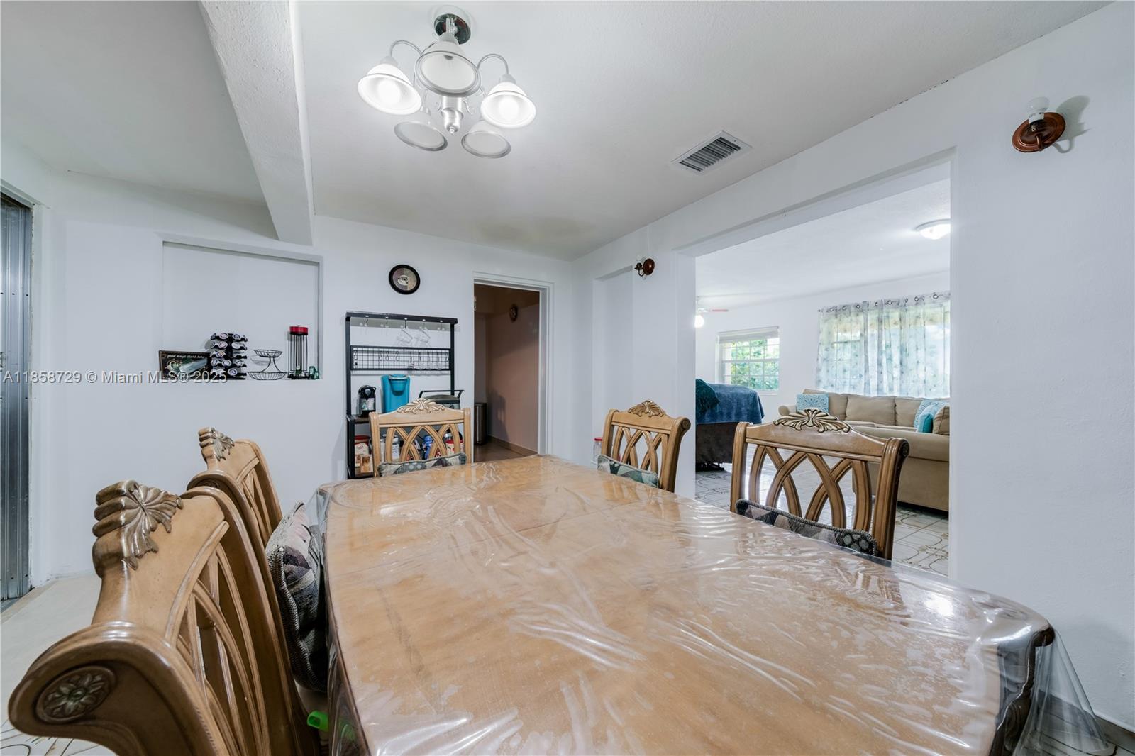   /  4353 sq. ft. $ 2025-08-14 0 Photo
