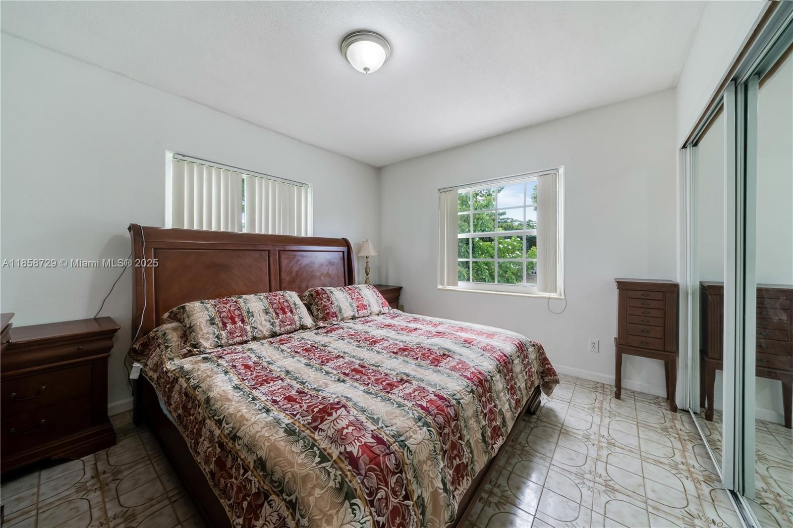   /  4353 sq. ft. $ 2025-08-14 0 Photo