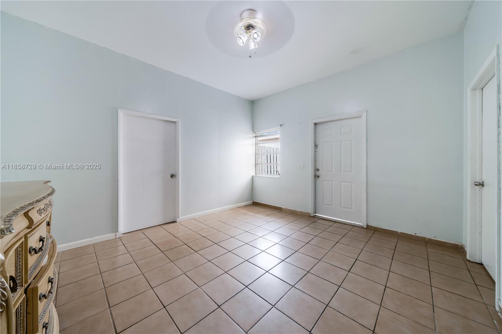   /  4353 sq. ft. $ 2025-08-14 0 Photo